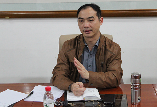 赖小景副校长在会上讲话