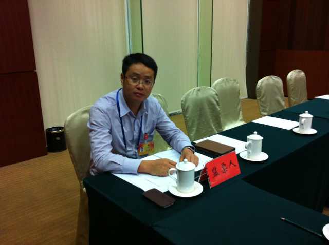 陈海明担任大会委员预选监票人