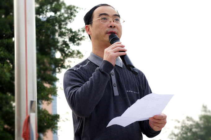 新学年新开始,副校长赖小景在国旗下发表新学年讲话