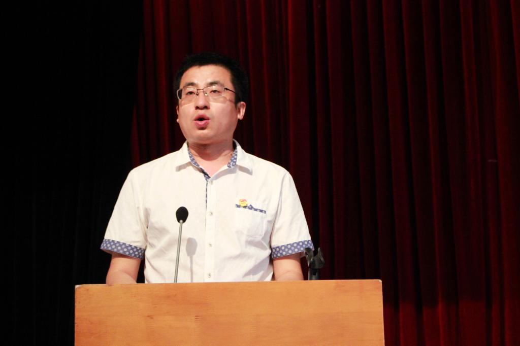 校团委陈晓峰书记发言